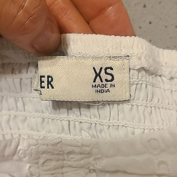 Hollister eyelet crop XS - Picture 3 of 4